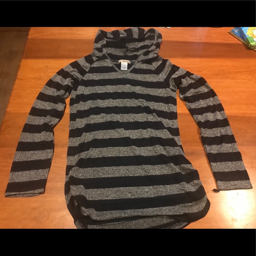 Long sleeve, hooded